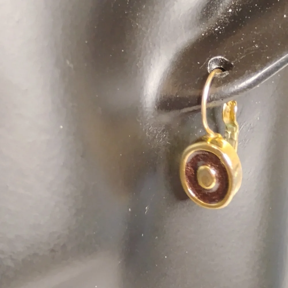 Vintage Liz‎ Claiborne Dainty Gold And Black Signed Lever Back Earrings